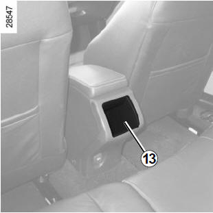 Renault Megane. Ablagefächer in der Mittelkonsole hinten 13