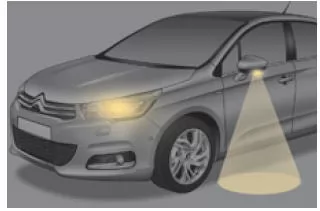 Citroën C4. Einstiegsbeleuchtung